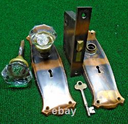CIRCA 1913 CRYSTAL KNOB / JAPANNED MORTISE LOCK SET withKEY AWESOME (41201)